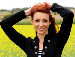 Miss France 2010 est Malika Menard